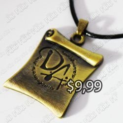 Collar Libros Harry Potter Ecuador Comprar Venden, Bonita Apariencia, practica, Hermoso material bronce Color dorado Estado nuevo